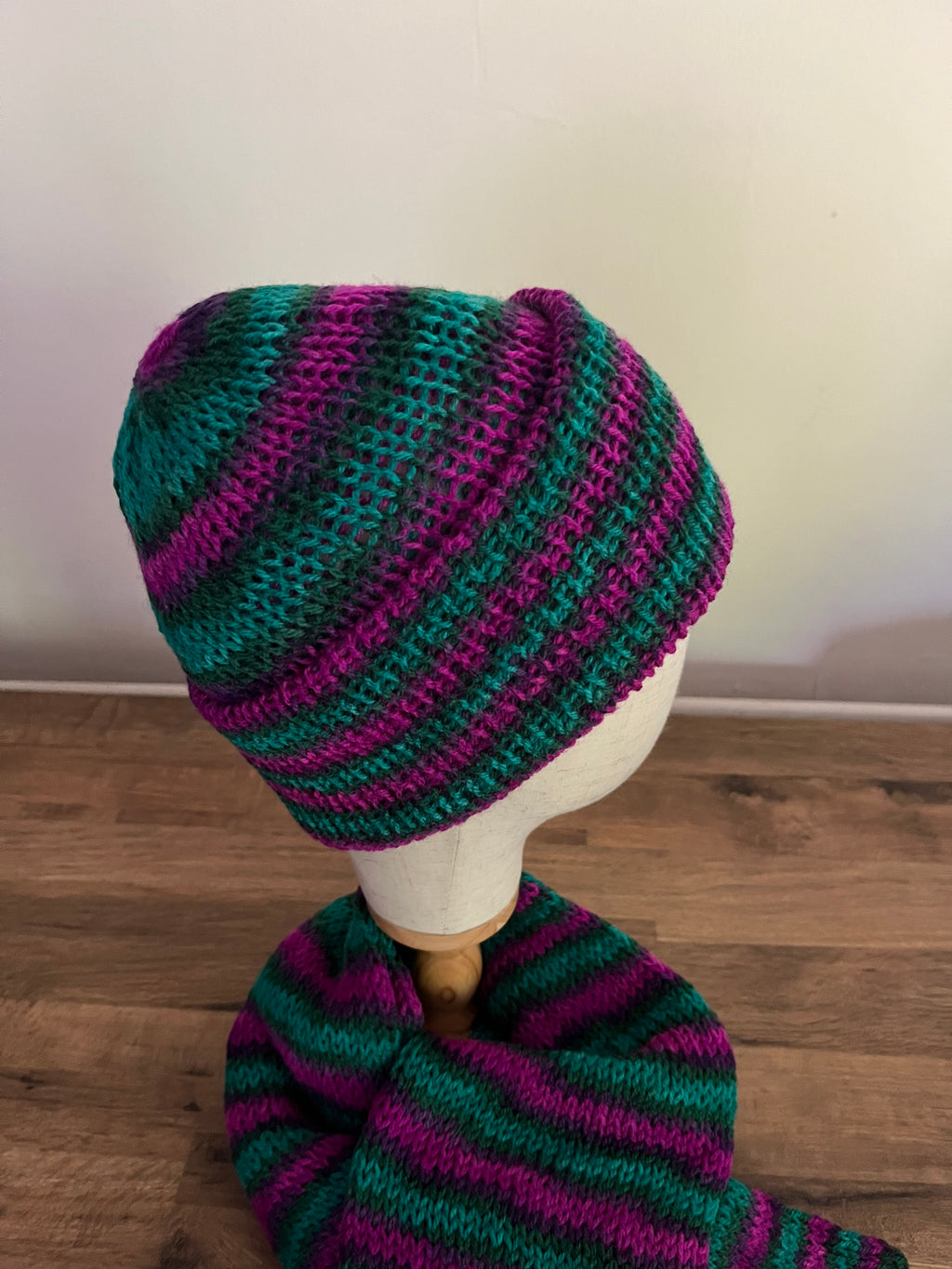 Magenta and teal hat, scarf 180cm and glove set
