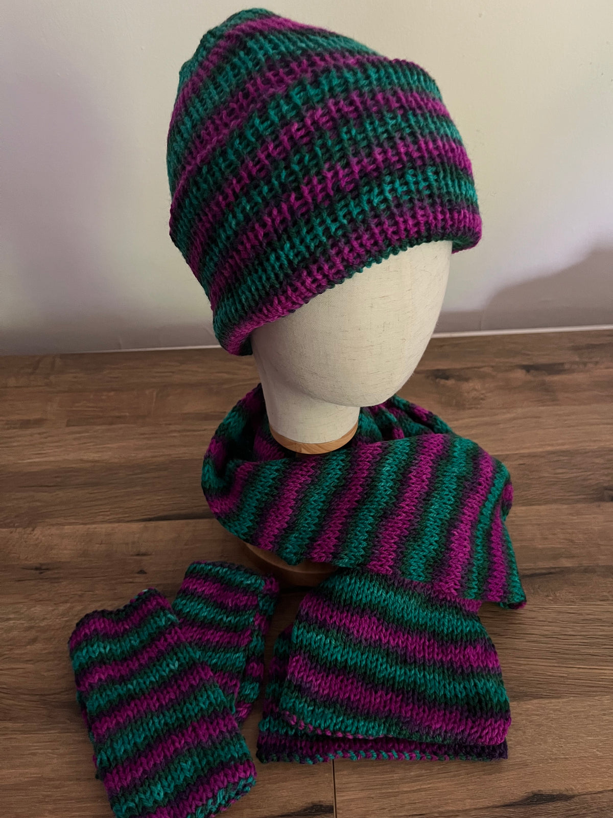 Magenta and teal hat, scarf 180cm and glove set