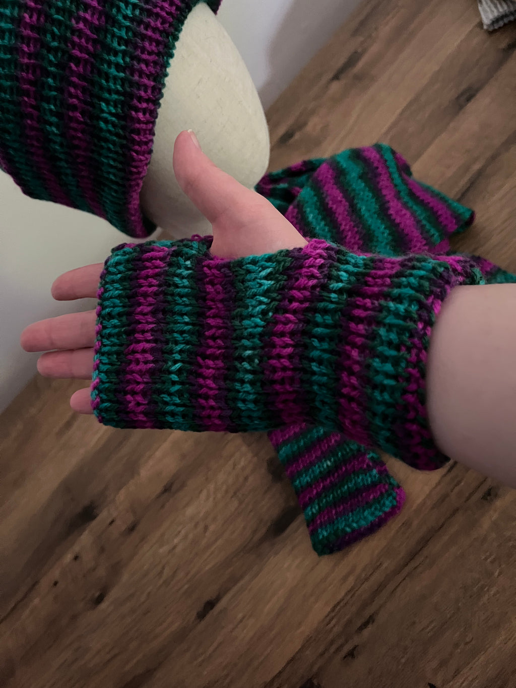 Magenta and teal hat, scarf 180cm and glove set