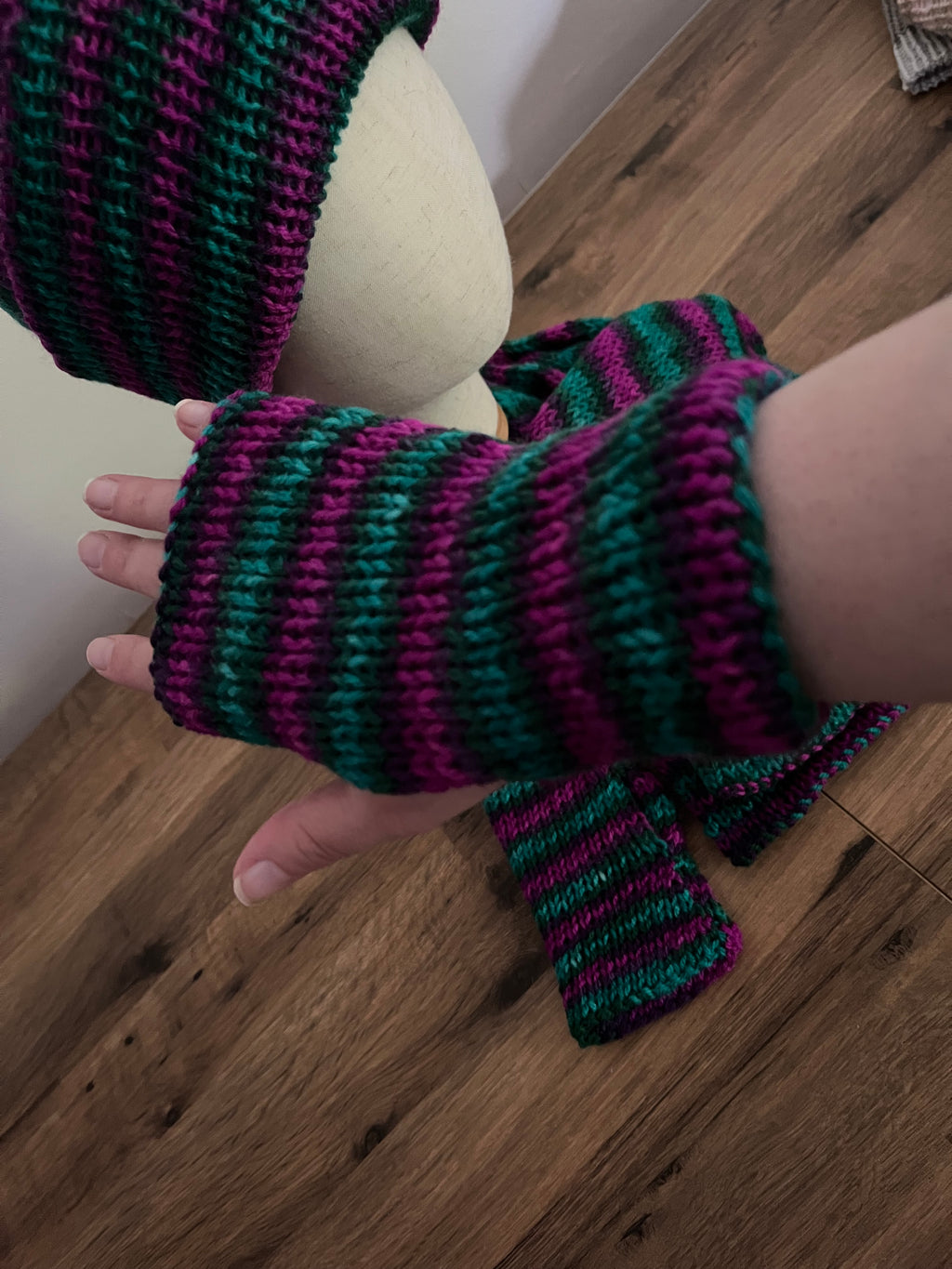 Magenta and teal hat, scarf 180cm and glove set