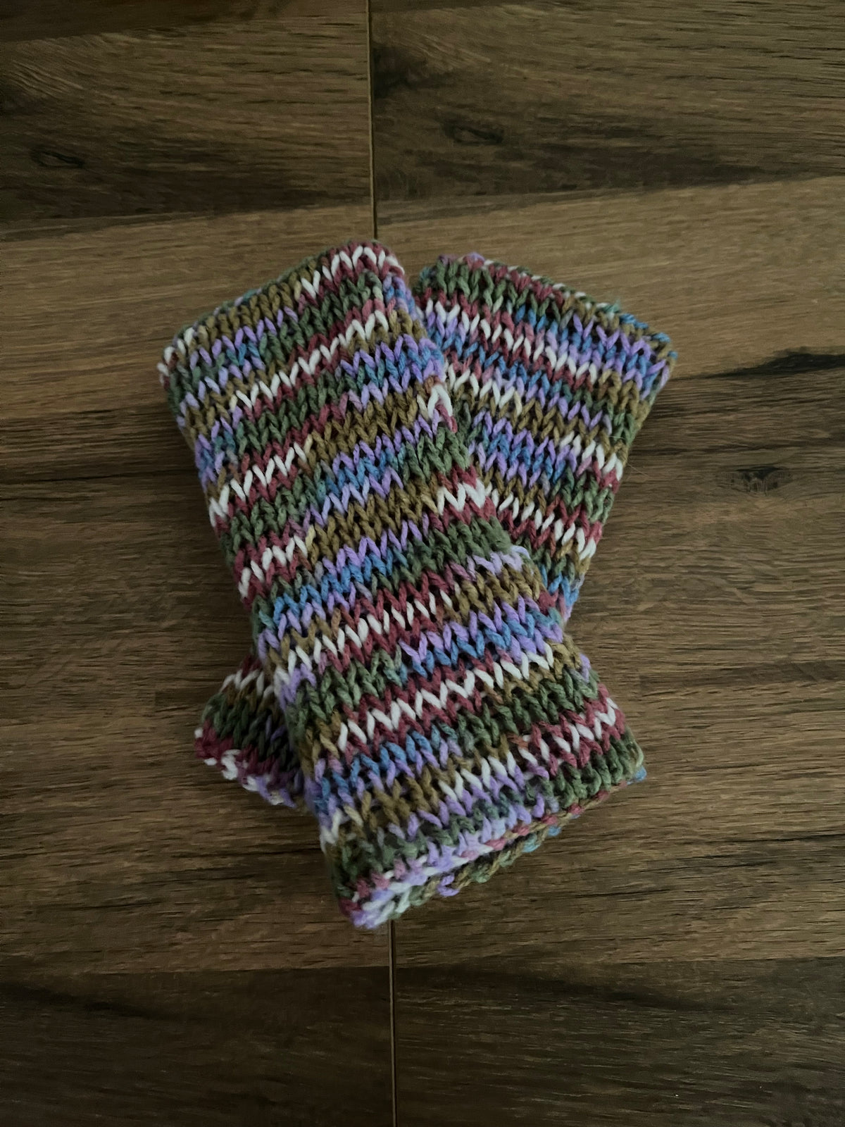 Meadow coloured knitted gloves