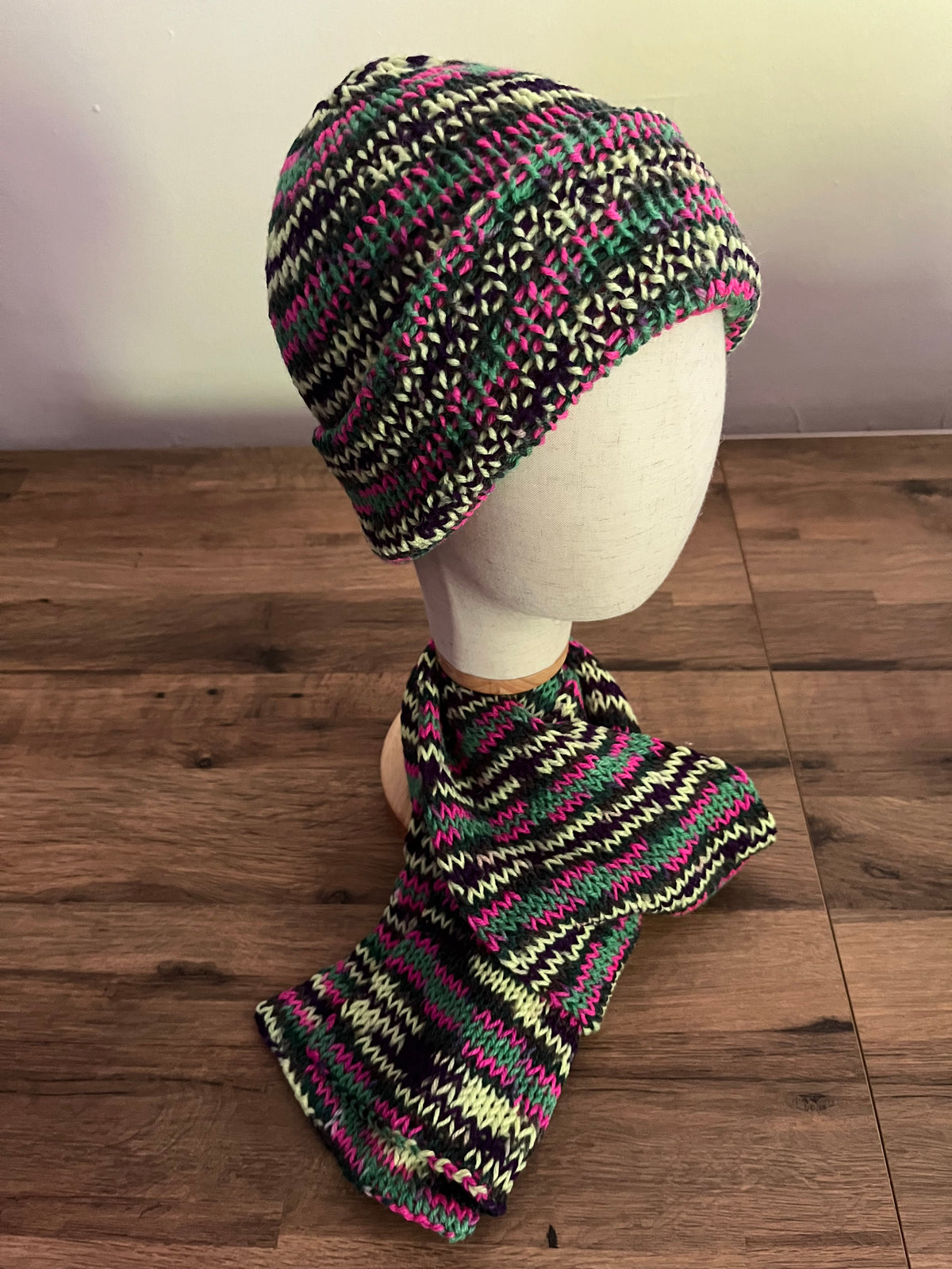 Kids hat and scarf 130cm bundle in wicked colours