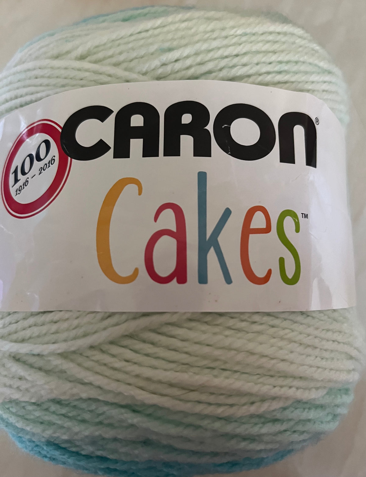 Caron cakes 200g/350m Aran 20% wool 80% acrylic